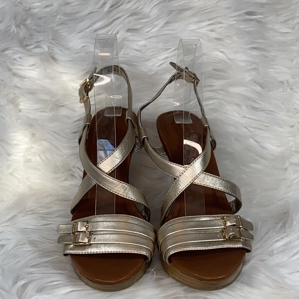 Banana Republic New without Tags Gold Buckle Strappy Wedge Heels